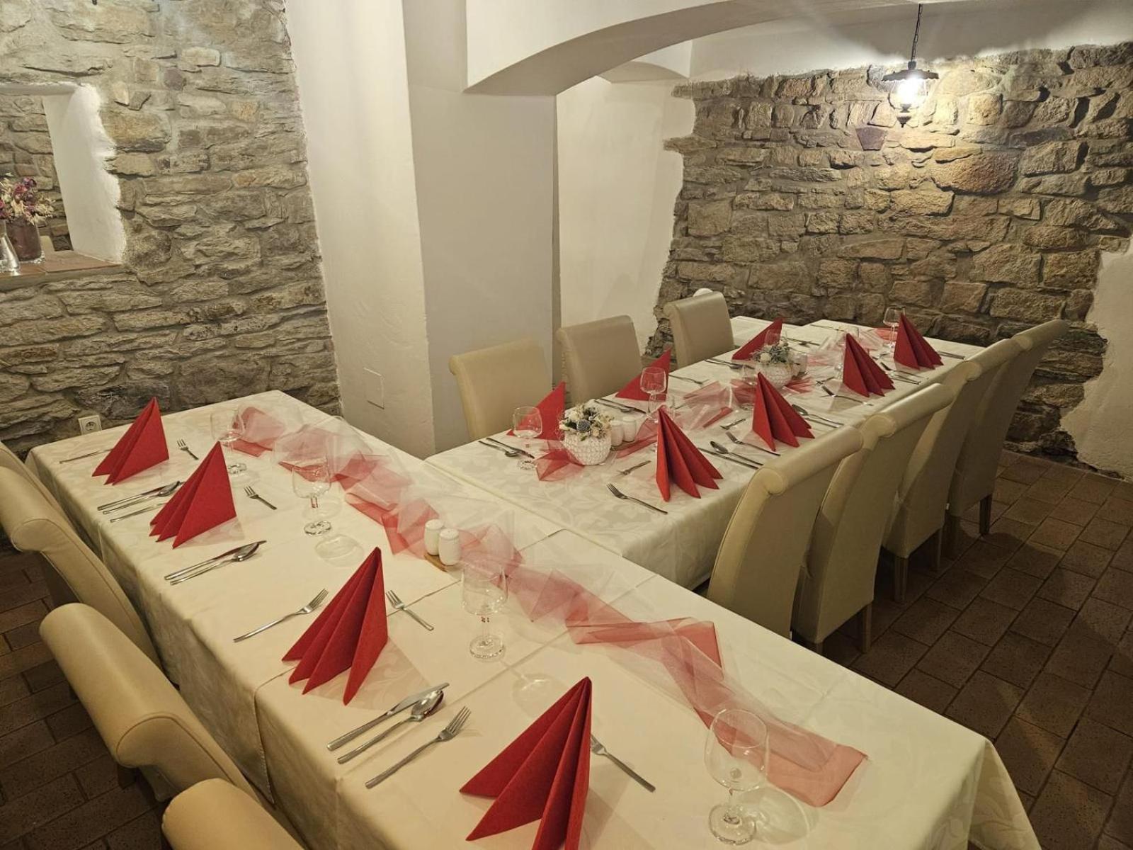 Hotel U Mesta Prahy Náchod Екстериор снимка
