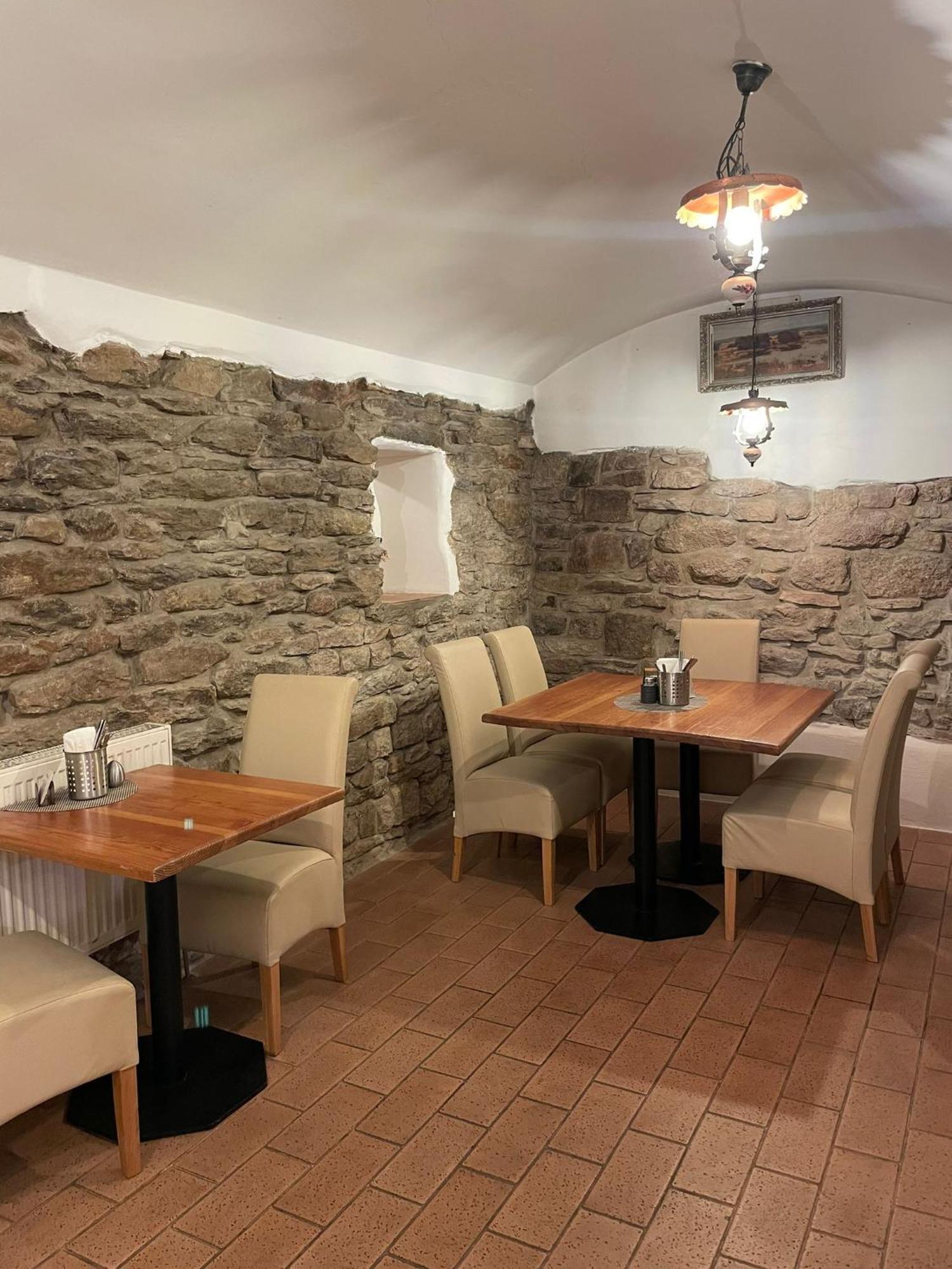 Hotel U Mesta Prahy Náchod Екстериор снимка