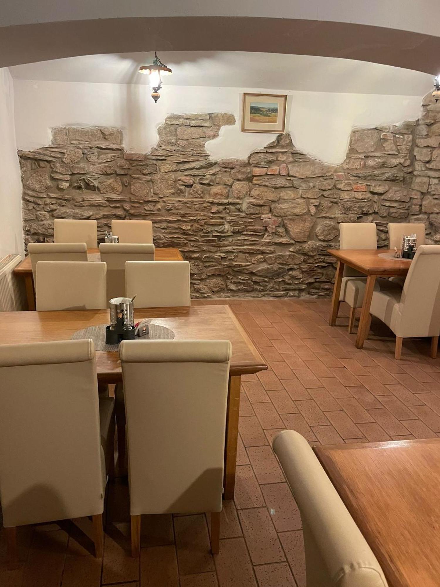 Hotel U Mesta Prahy Náchod Екстериор снимка